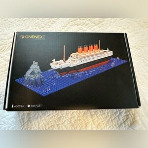 ONENEXT Titanic Building Block Set